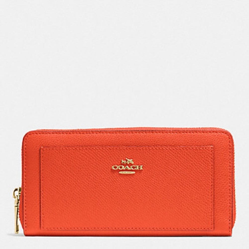 ACCORDION ZIP WALLET IN LEATHER.